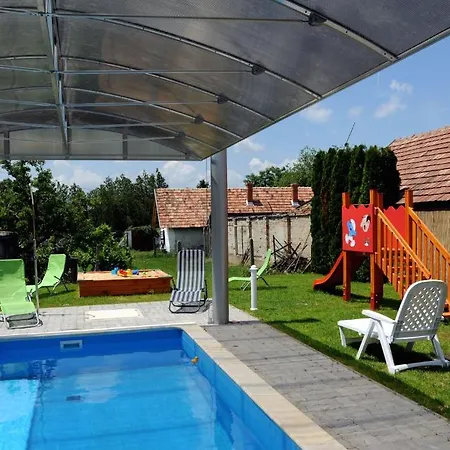 Arany Szőlő Wellness Apartman *