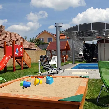 Lägenhet Arany Szolo Wellness Apartmanhaz